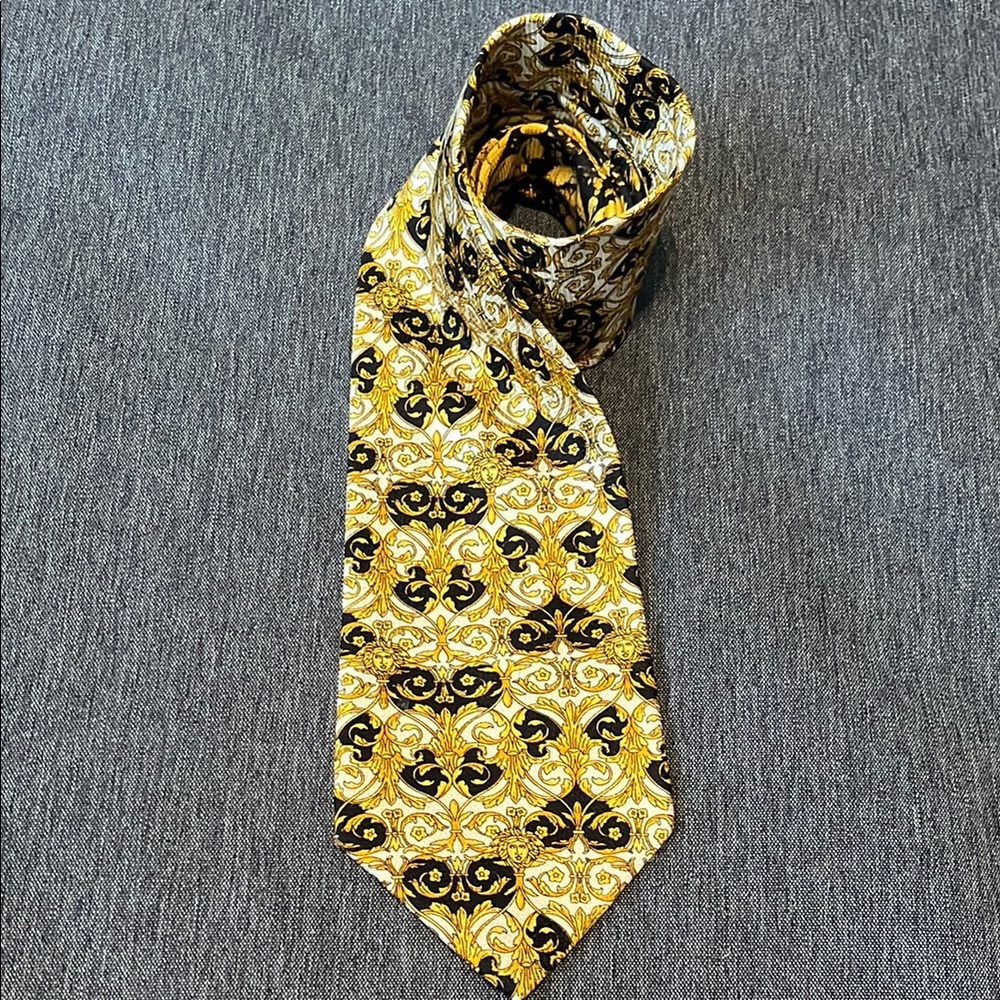 Gianni Versace Vintage All Silk Black Gold Baroque Medusa Head Pattern Neck Tie